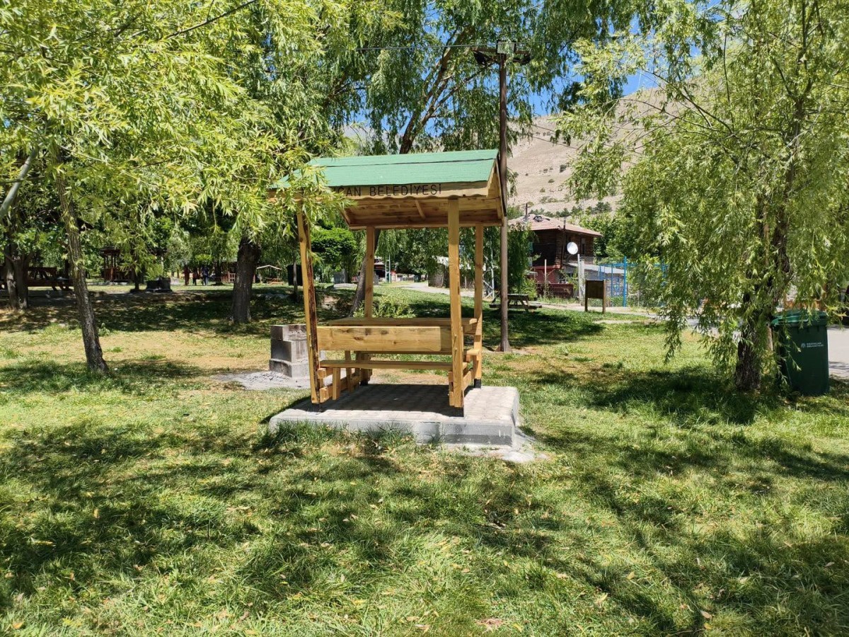 Ekşisu Mesire Alanı’na Yeni Oturma Alanları Kazandırılıyor.